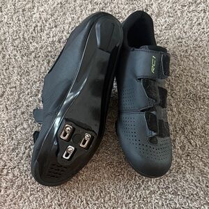Shimano Men's Black Cycling Shoes with Green Accent